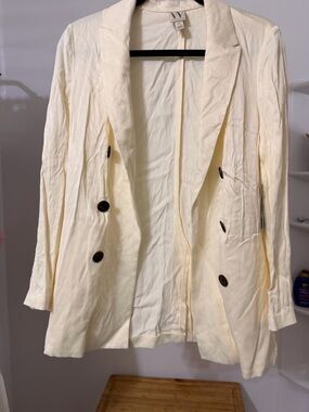 W by Worth Cream Double-Breasted Lightweight Blazer